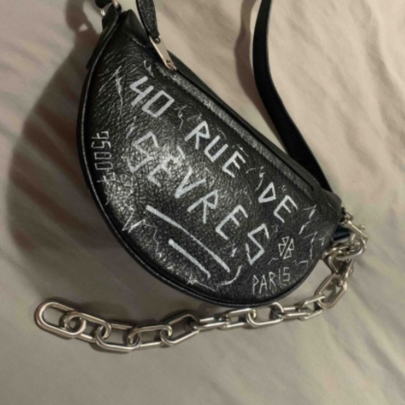 Balenciaga Souvenir graffiti belt bag - Picture 2 of 5